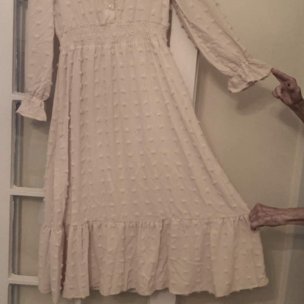 Pioneer Woman Maxi Cream Dress, Size XL, NWT, Elastic Waist & Sleeves, Flowy, - Picture 6 of 10
